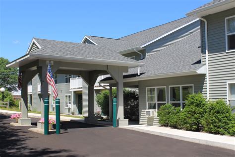 Applewood Retirement Residence is a well established, warm retirement community nestled on 2 acres of beautifully landscaped gardens in picturesque Peterborough. Every suite has a balcony or patio. We offer short term trial, convalescent, respite, or winter stays as well as permanent residency.